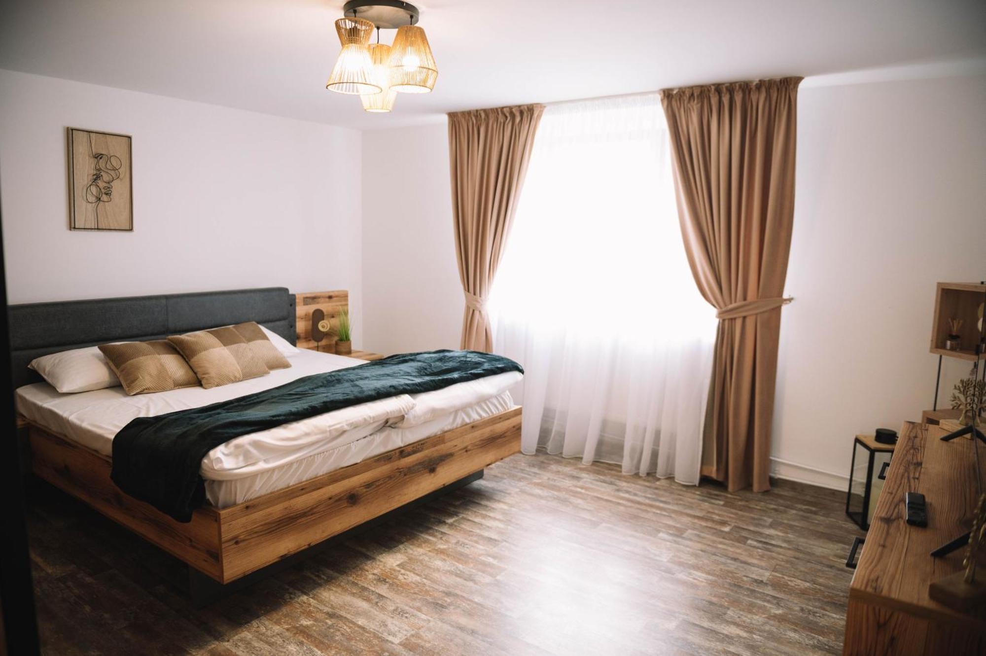 Socet Casa Vatra Sinteului - Cu Sala De Evenimente De Capacitate Mare - Se Inchiriaza Integralヴィラ エクステリア 写真